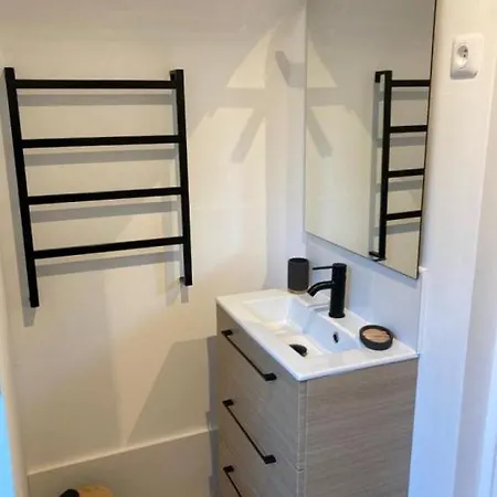 La Perchee Des Hortensias לינה וארוחת בוקר סן-מרטין-בולון